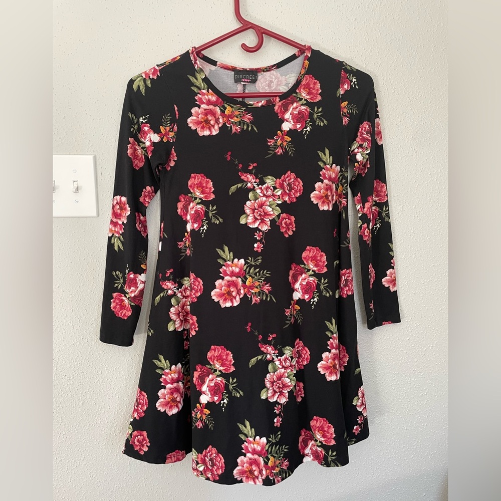 DISCREET Black floral dress with long sleeves | elegant casual style Size S